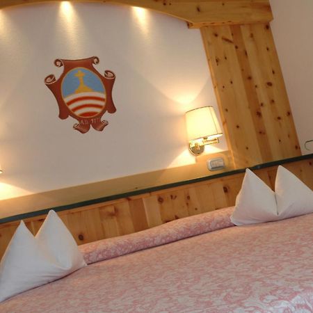 La Roccia Wellness Hotel Cavalese Kültér fotó