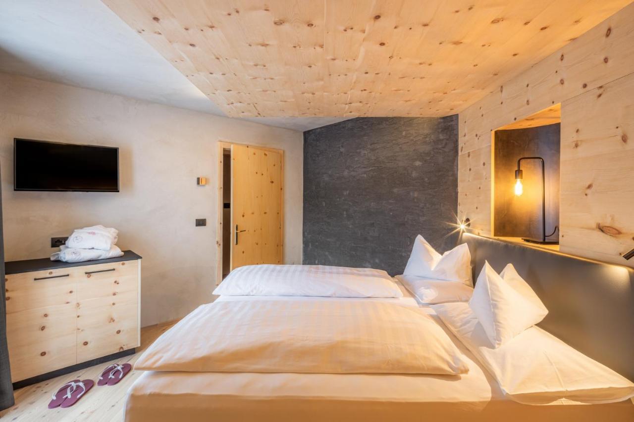 La Roccia Wellness Hotel Cavalese Kültér fotó