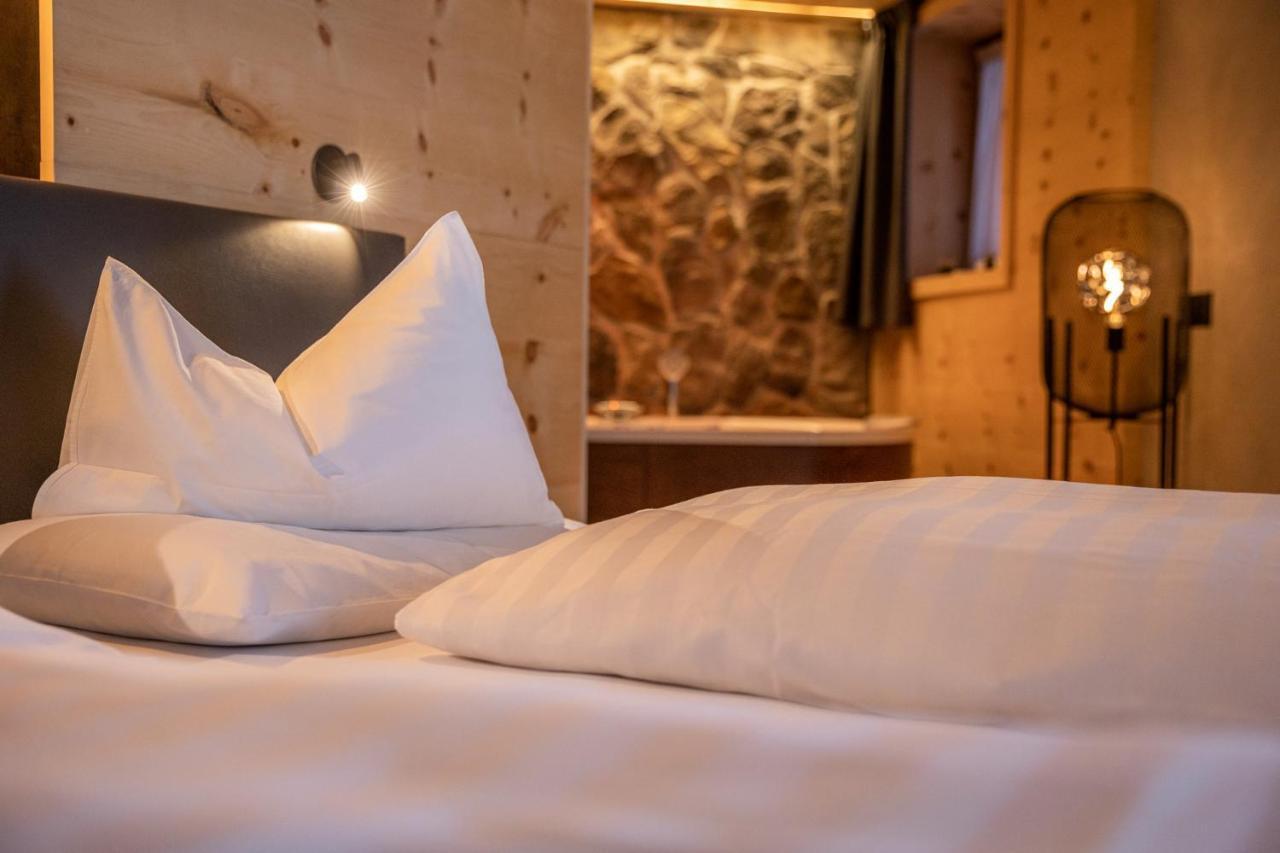 La Roccia Wellness Hotel Cavalese Kültér fotó