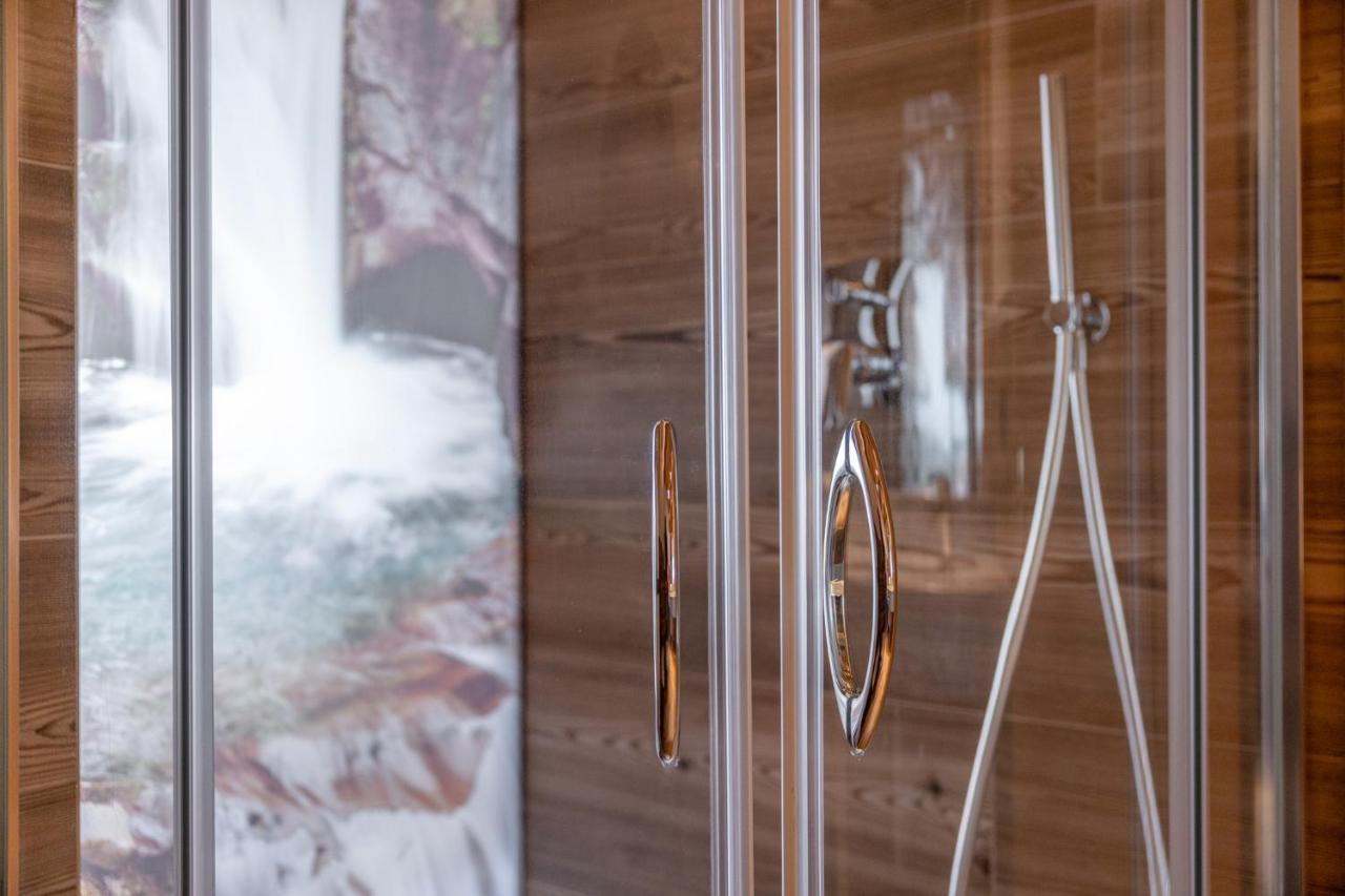 La Roccia Wellness Hotel Cavalese Kültér fotó