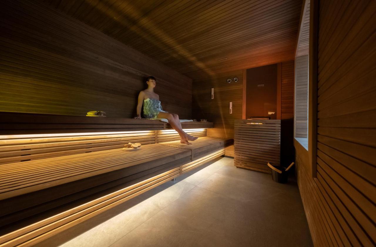 La Roccia Wellness Hotel Cavalese Kültér fotó