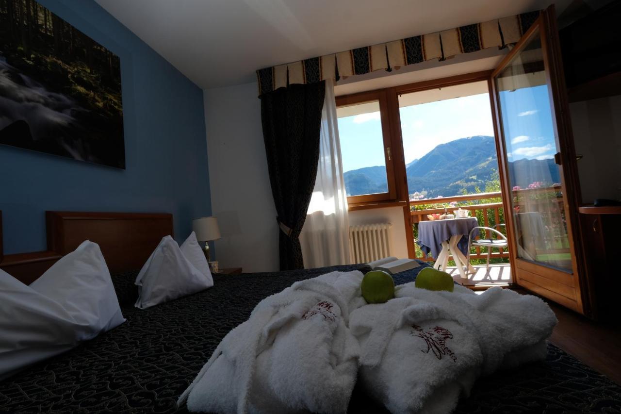 La Roccia Wellness Hotel Cavalese Kültér fotó